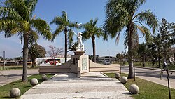 Monumento al hachero - Vera 01
